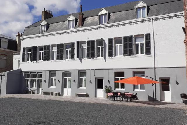 Les Suites Fenelon Le Cateau-Cambresis Exterior foto